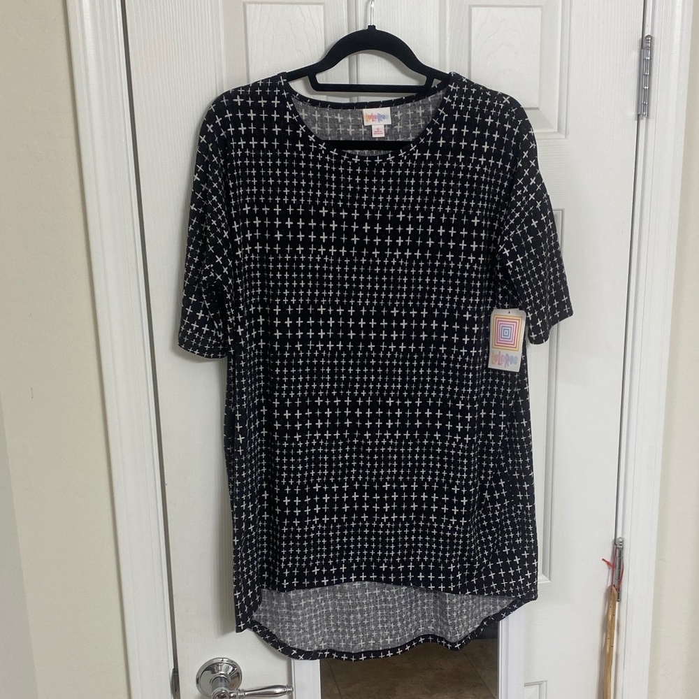 NWT - LulaRoe Irma Top (S)